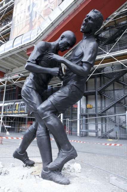 Zidane-sculpture-Adel-Abdessemed-Centre-Pompidou-contre-Materazzi.jpeg