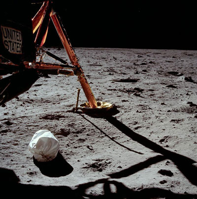 1ere photo sur la lune