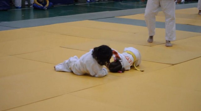 combat judo petite filles