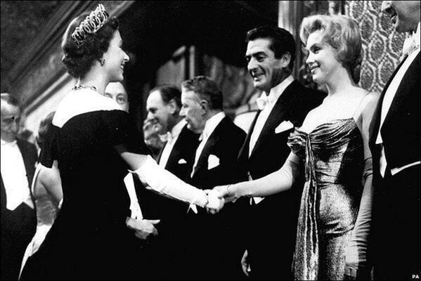Marilyn Monroe Reine Elizabeth 1956
