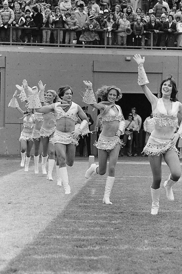 Robin Williams cheerleader 1980
