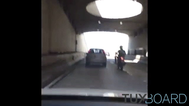 motard vs voiture tunnel sao paulo