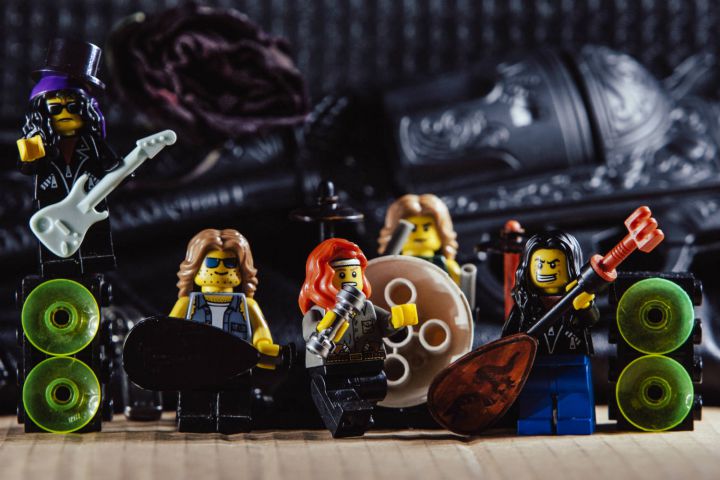 24 photos de groupes de musiques les plus emblématiques en LEGO