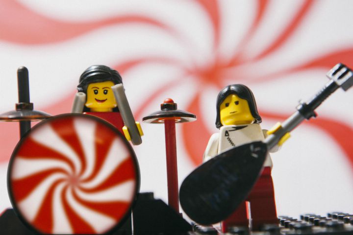 24 photos de groupes de musiques les plus emblématiques en LEGO