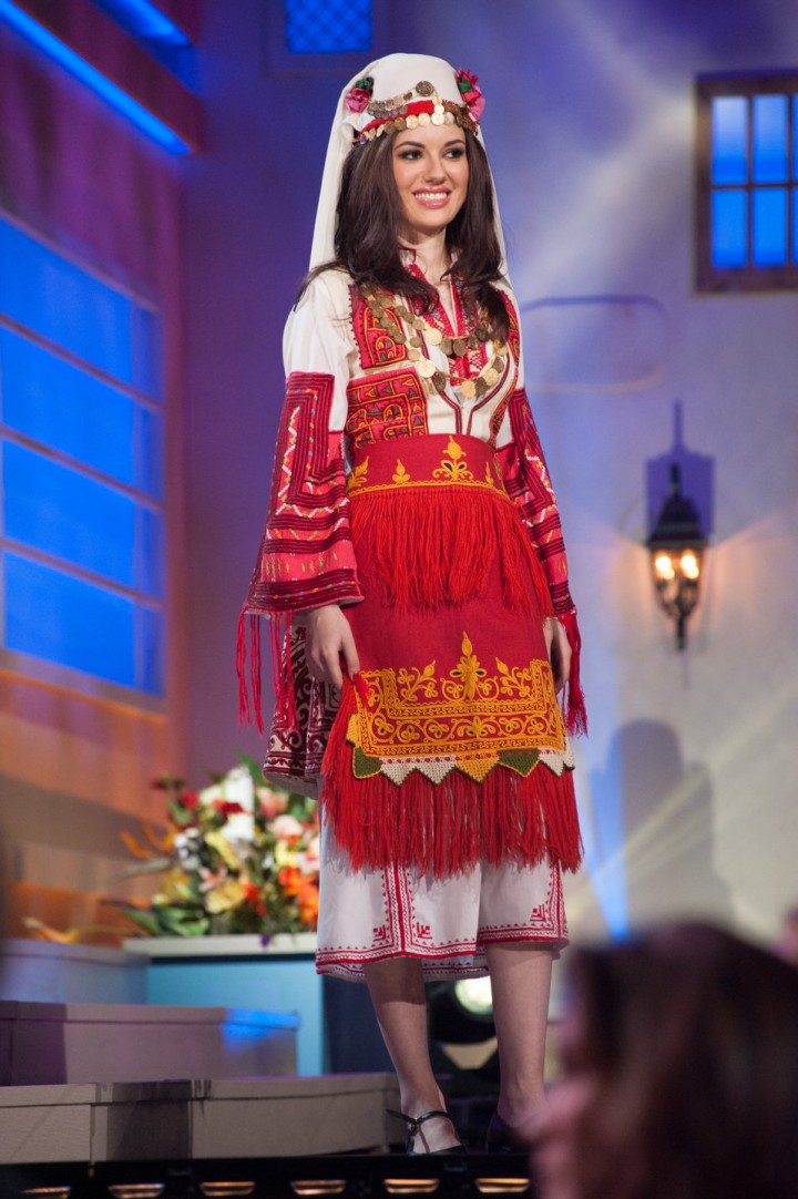 costumes traditionnels miss univers 2015 (12)