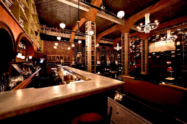 bar cadre exceptionnel Hemingways Lounge