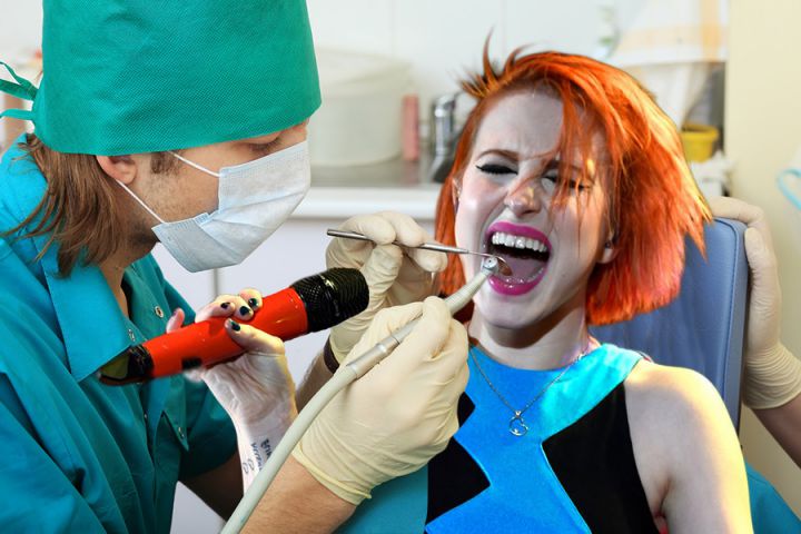 Chanteur rock dentiste Paramore