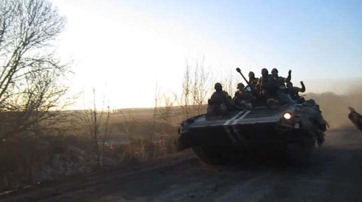 soldat ukraine ivre tank