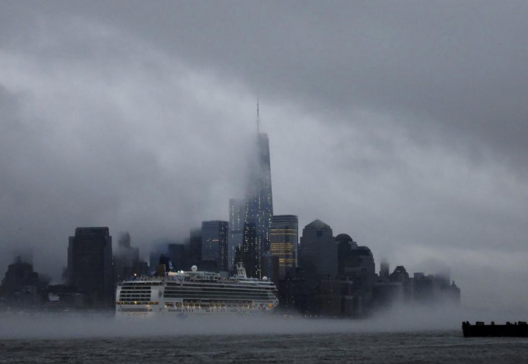 photo new york tete dans les nuages