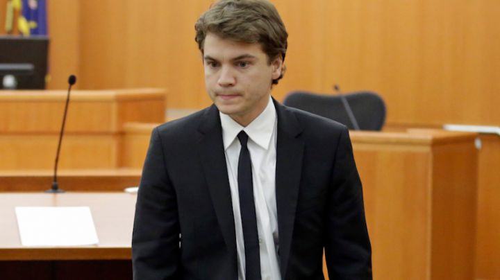 PARK CITY, UT - MARCH 16:  Emile Hirsch is seen during a court appearance at 3rd Judicial District Court March 16, 2015 in Park City, Utah.  Hirsch is facing charges of aggravated assault and intoxication after he allegedly choked Paramount Pictures executive Daniele Bernfeld at a nightclub January 25 during the Sundance Film Festival.  (Photo by Rick Bowmen-Pool/Getty Images)