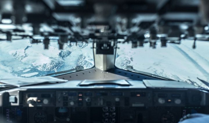 photo cockpit avion montagne