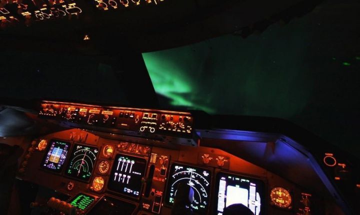 photo cockpit avion nuit