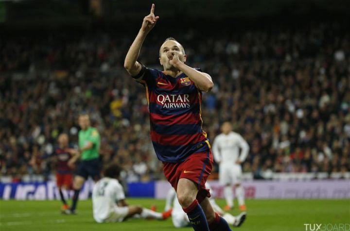 andres iniesta standing ovation real barcelone