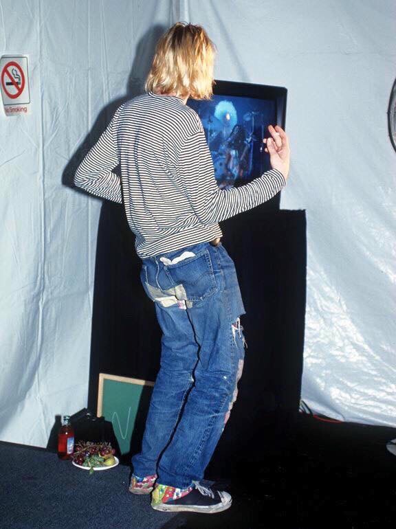 Kurt Cobain air guitar backstage Lenny Kravitz Are You Gonna Go My Way 1993 MTV Music Awards