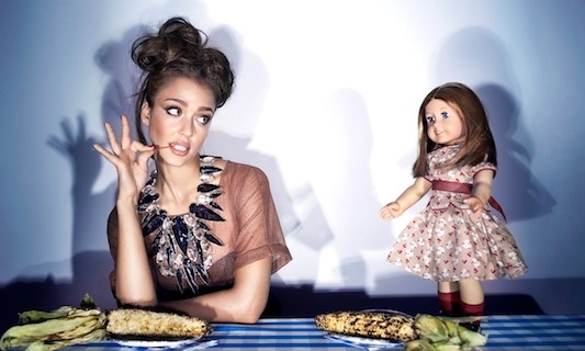 Jessica Alba et sa poupée Genlux Magazine