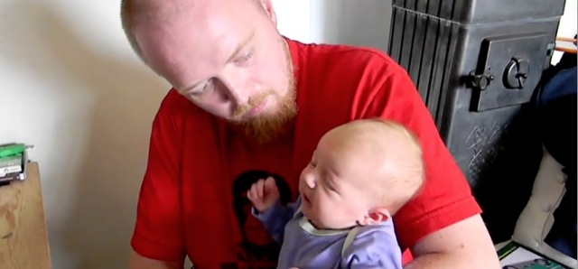 Video calmer un bebe qui pleure