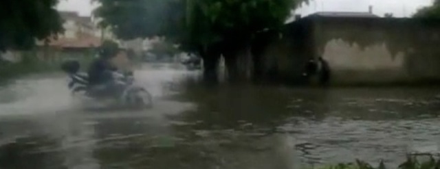 video moto inondations