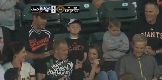 Video Enfant pas content au baseball