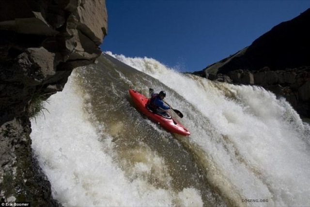 Video Tyler Bradt record chute Kayak