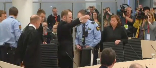 Video Anders Breivik salut extremiste