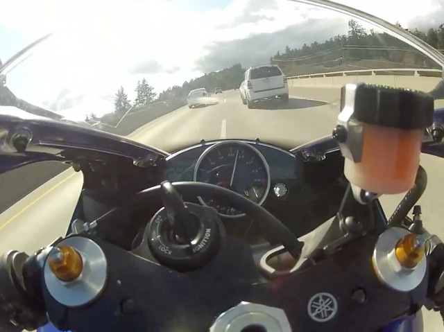 Video Yamaha R1 300 km-h autoroute