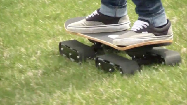 Video skateboard a chenilles Rockboard
