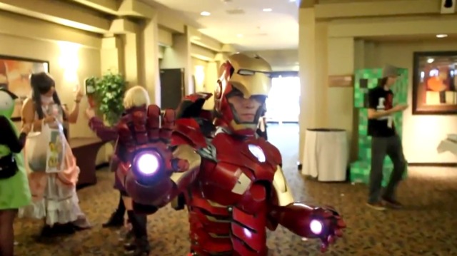 Video Costume Iron Man