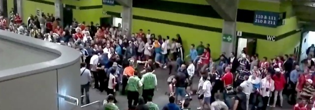 VIdeo Bagarre hooligans Russes Euro 2012