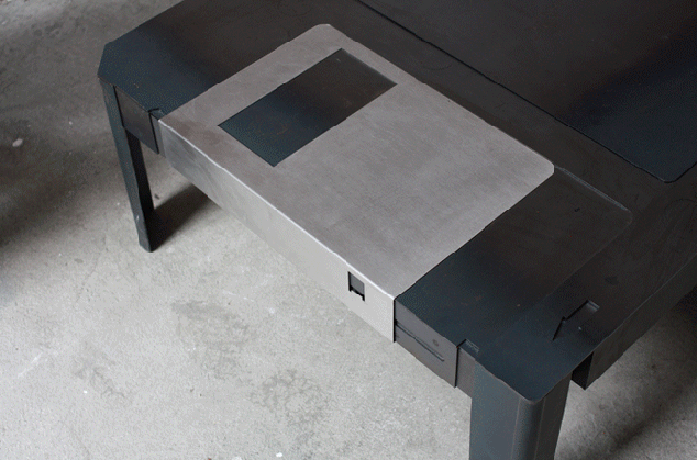 Floppytable table basse disquette