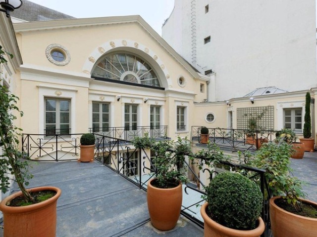 Gerard Depardieu hotel particulier parisien  10