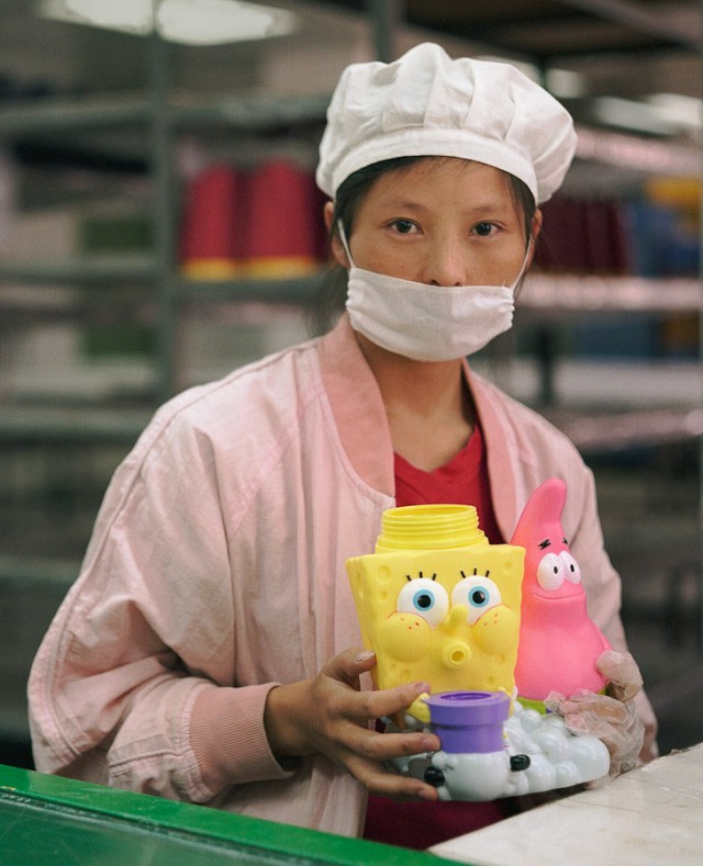 The Real Toy Story 13 640x789 Photos de Chinois avec les jouets quils créent