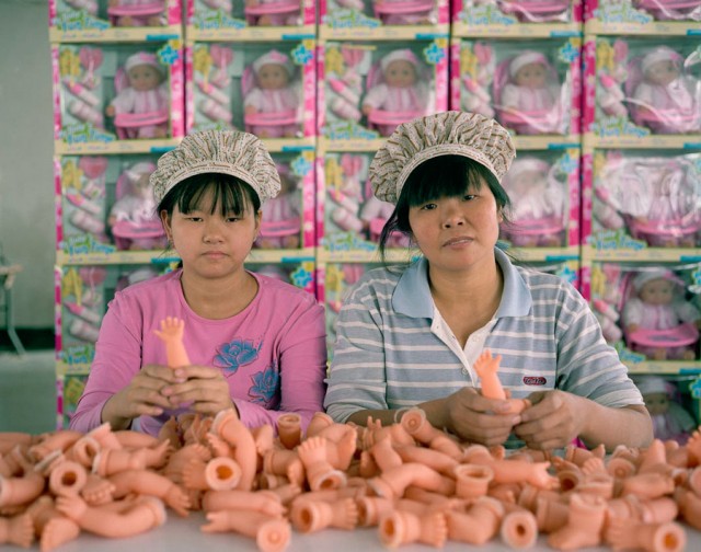 The Real Toy Story 28 640x504 Photos de Chinois avec les jouets quils créent