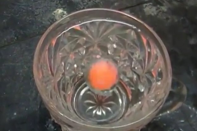 video boule de nickel dans l eau