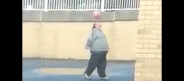 Homme obese tres technique football