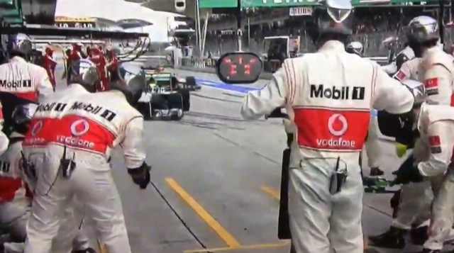 Lewis Hamilton se trompe de stand Grand prix Formule 1