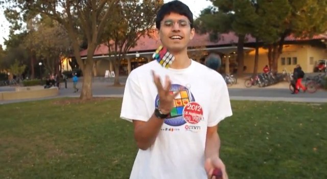 Rubik s Cube en jonglant Ravi Fernando