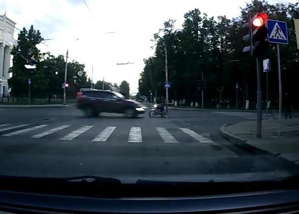 accident frontal moto 4x4 en Russie