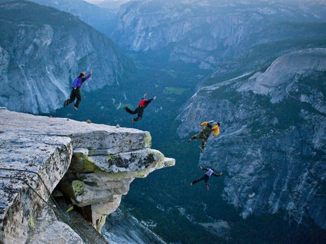 BAse Jumping Yosemite 640x479 20 photos à couper le souffle !
