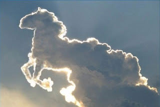nuage en forme de cheval