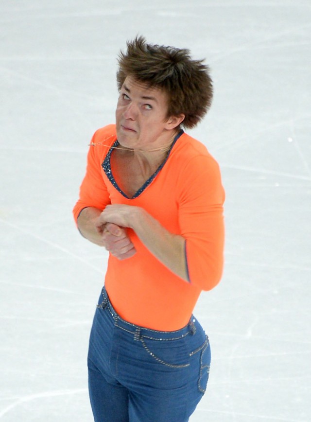 photobomb patineur jo sotchi orange