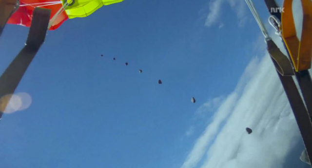 meteorite parachute wingsuit