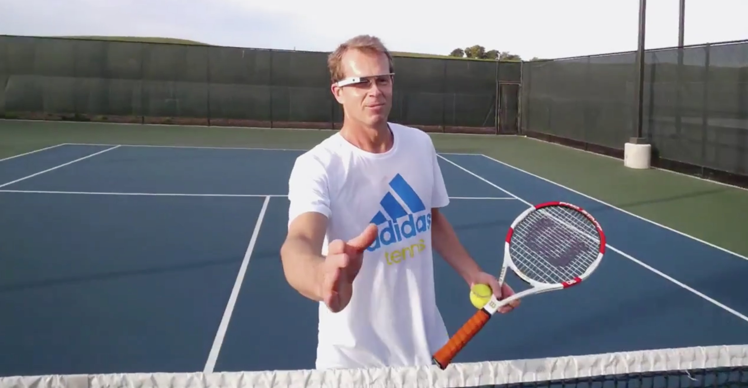 Google Glass dans un match de tennis entre Roger Federer et Stefan Edberg