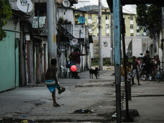 Olhar Bom De Bola Bresil favela 6