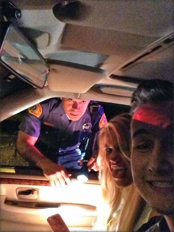 selfie policier nuit