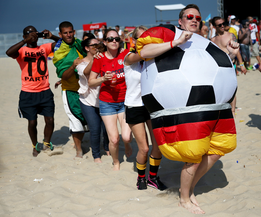 photo coupe du monde 2014 supporter plage