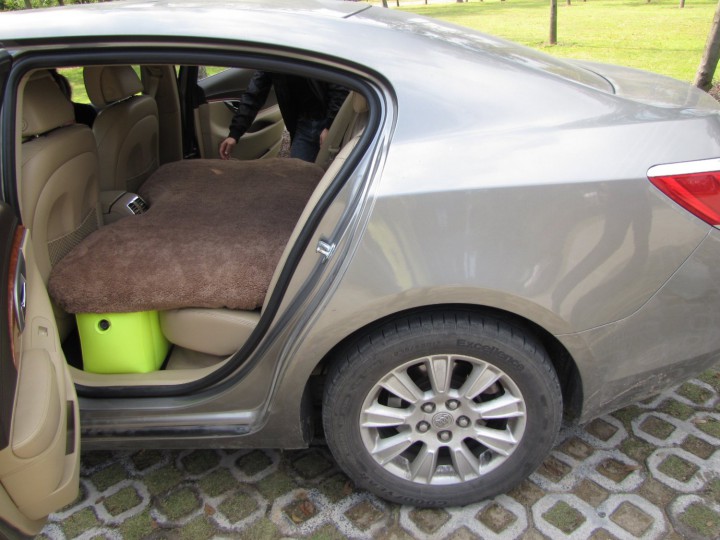 matelas gonflable arriere voiture