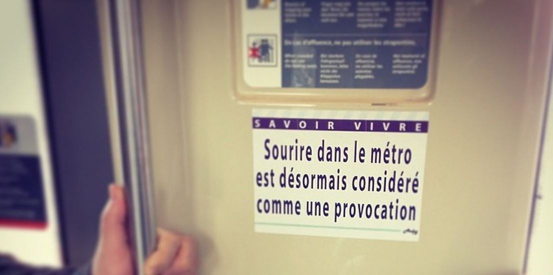 fausses affiches metro Paris
