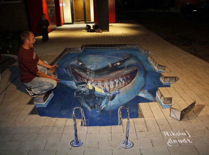 Nikolaj Arndt street art requin