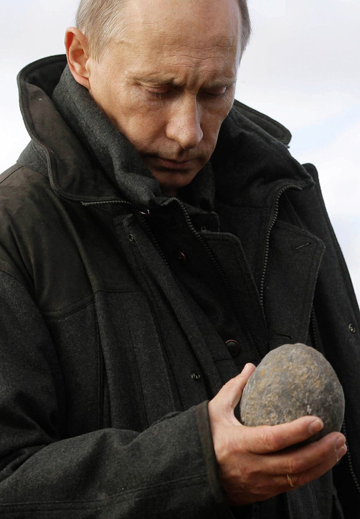 Vladimir Poutine regard 44