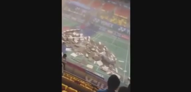 effondrement toit stade match badminton vietnam